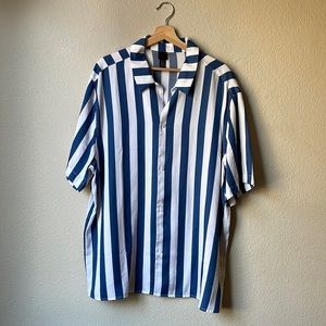 STRIPED BUTTON UP